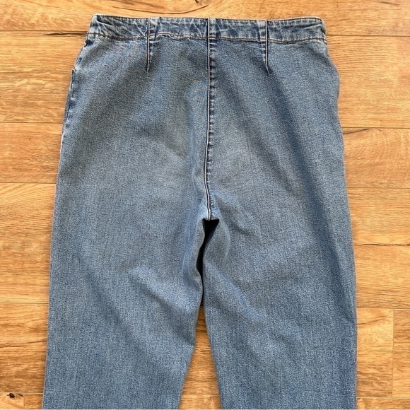 Vintage Jones Sport High Rise Wide Straight Leg Mom Jeans Size 10 - Picture 4 of 7